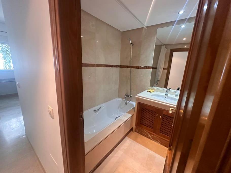 Costalita Beach Apartamento En Estepona Eksteriør billede